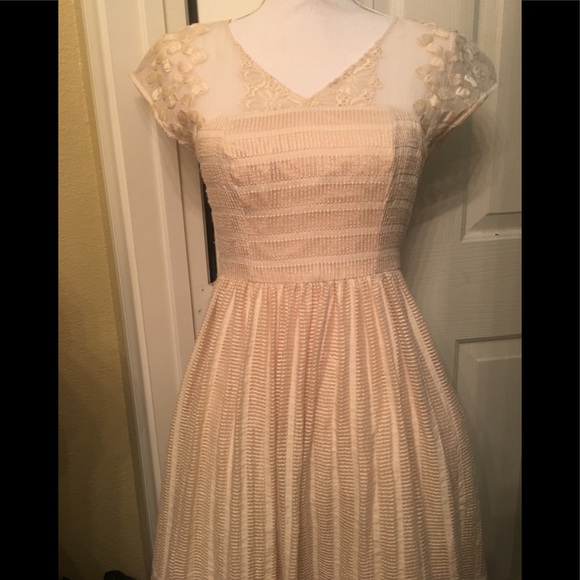 ANTHROPOLOGIE Moulinette Soeurs Ivory Lace Dress - Picture 4 of 8